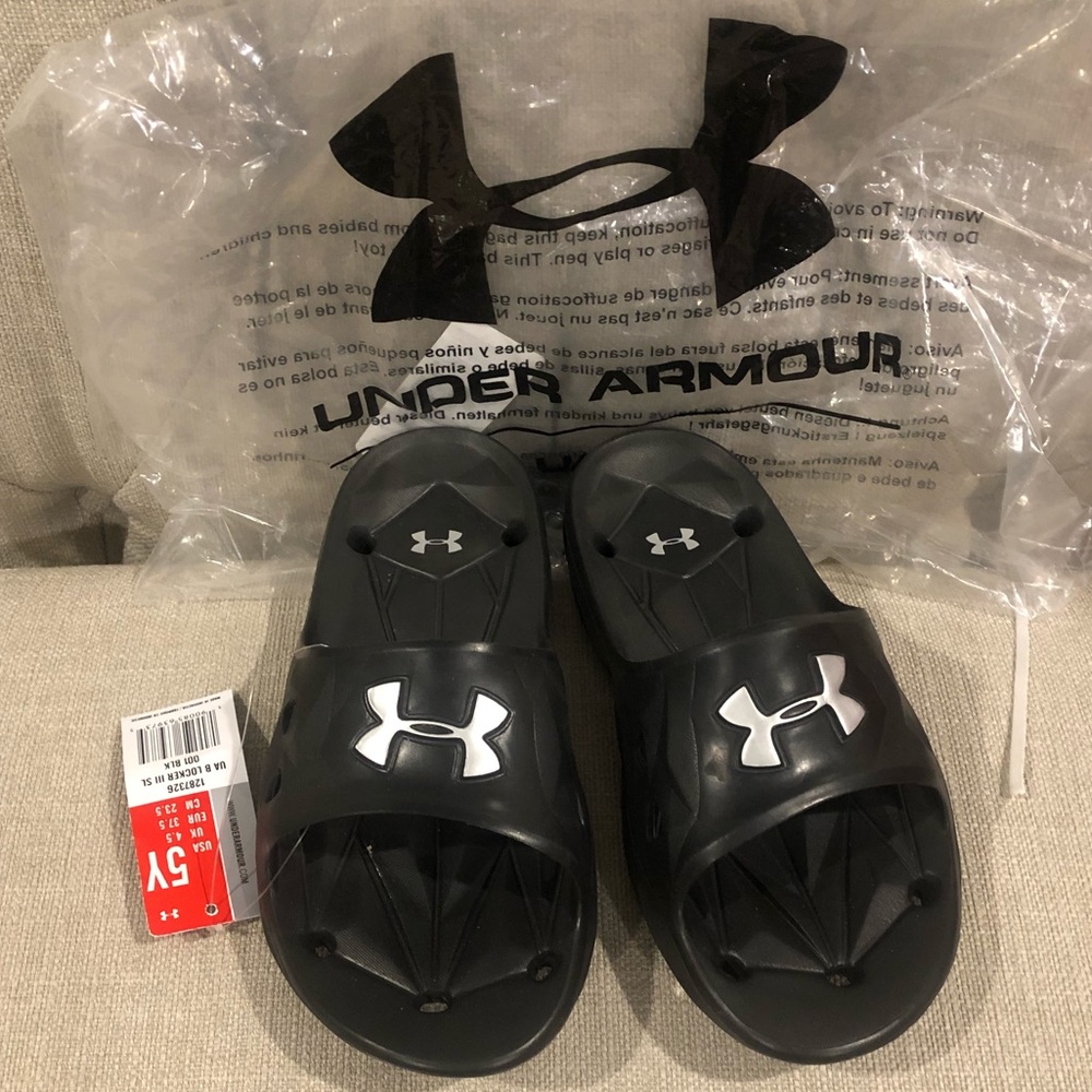 UA Locker III Slide